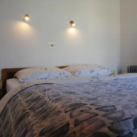 Kod Senke Apartment Komiža Exterior foto