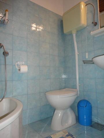 Kod Senke * Komiza
